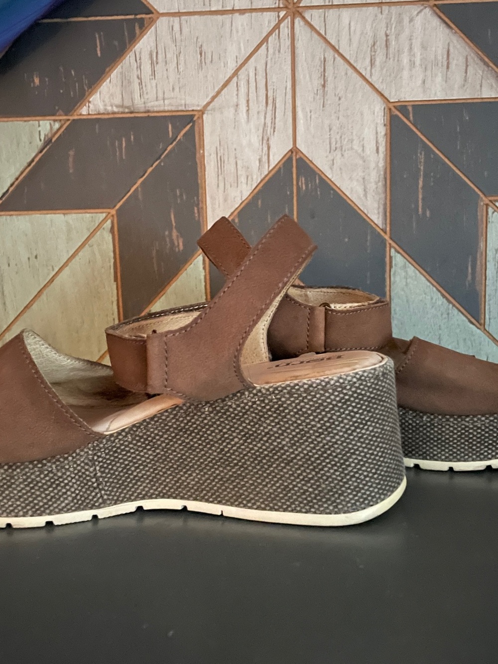 Born Lucee Brown Nubuck Leather Platform Wedge Sandals Hook & Loop 9M - Picture 13 of 16